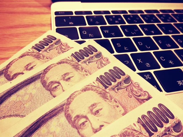 MacBookは高い？価格に見合う価値とは？